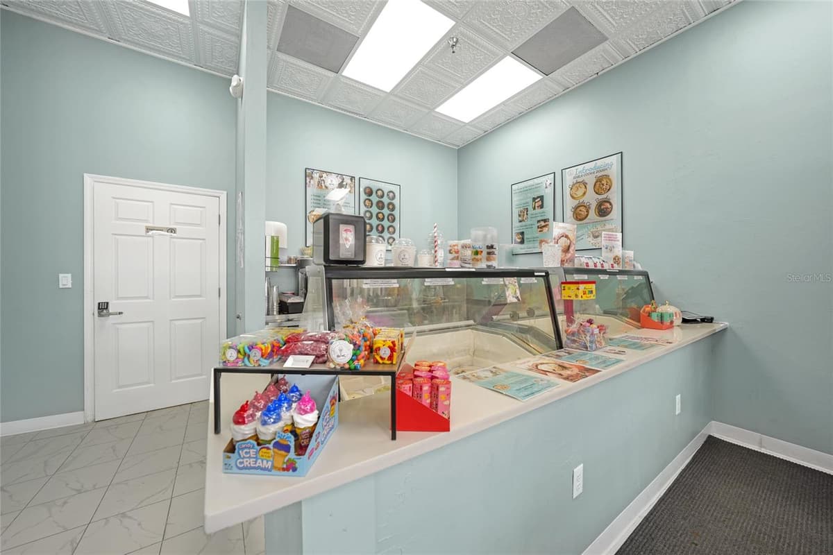 203 OAK STREET — photo 7 of 26