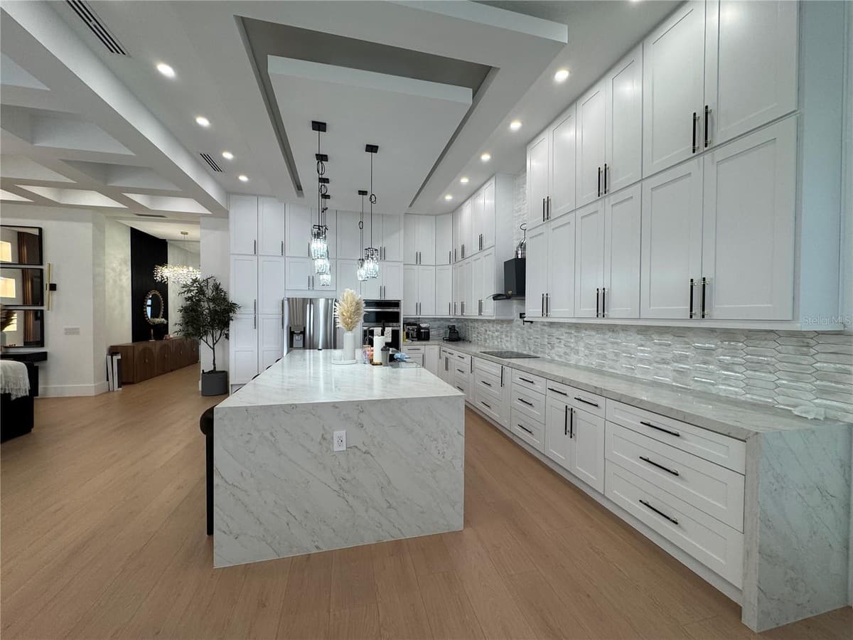8143 WHEYSTONE DRIVE — photo 10 of 37