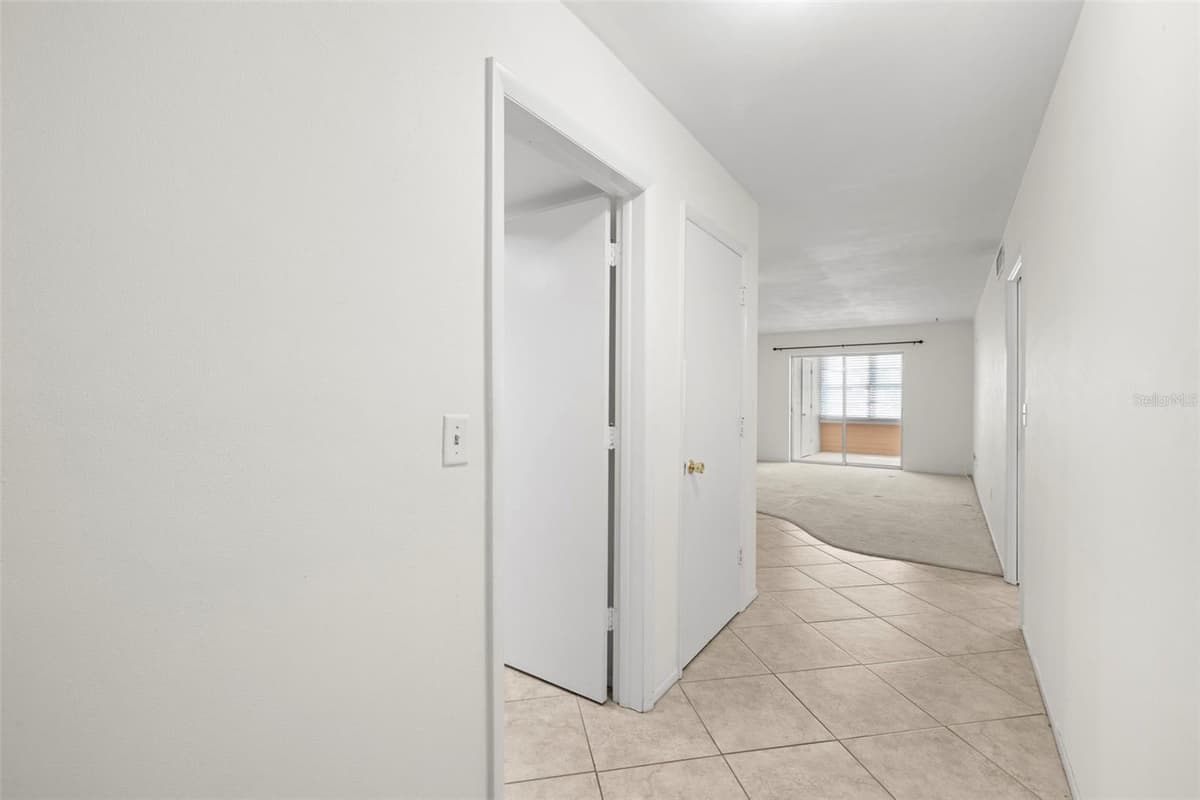 400 GLENNES LANE — photo 4 of 52