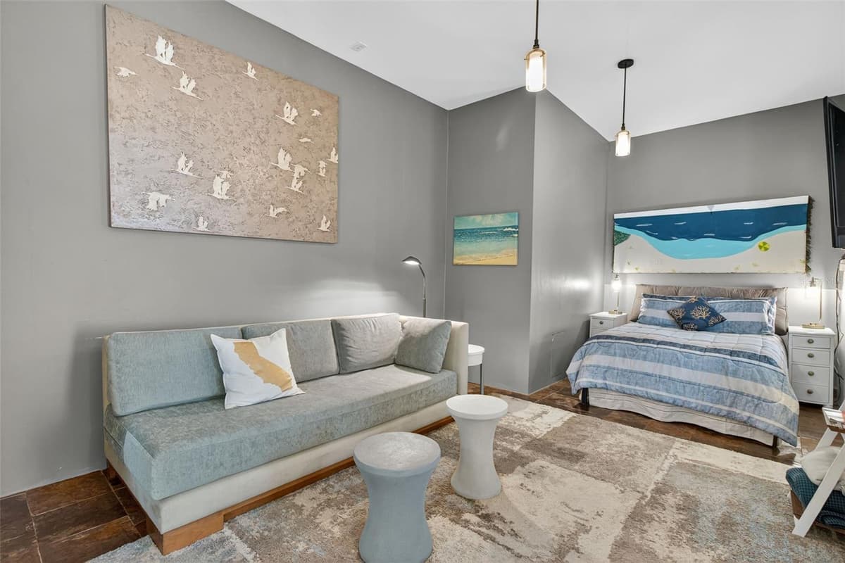 5659 SHORE BOULEVARD — photo 35 of 100