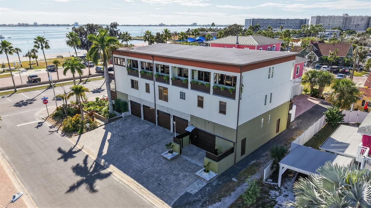 5659 SHORE BOULEVARD — photo 97 of 100