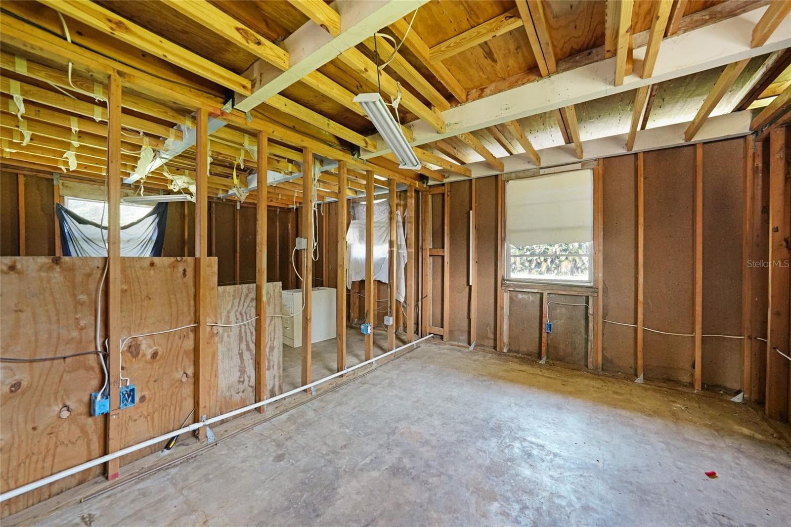 1405 PERSAY DRIVE — photo 12 of 16