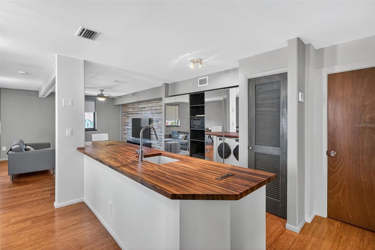 5659 SHORE BOULEVARD — photo 37 of 100