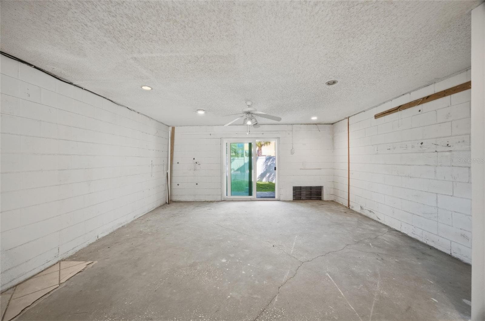 524 GARLAND CIRCLE — photo 34 of 37