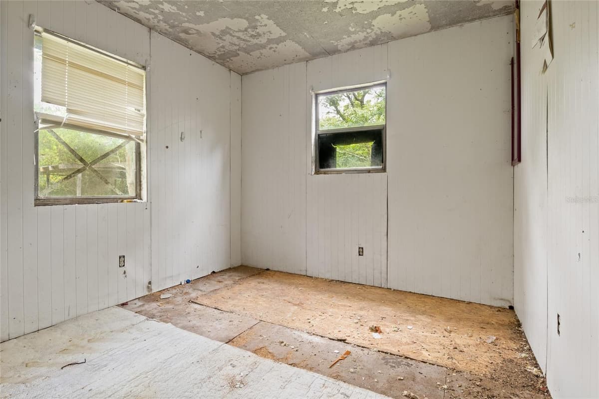465 HAZZARD LANE — photo 21 of 54