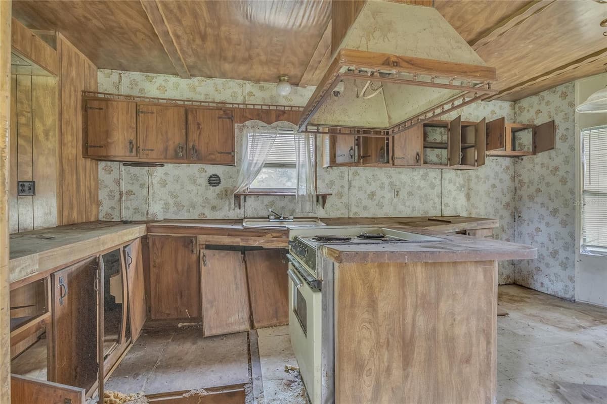 465 HAZZARD LANE — photo 52 of 54