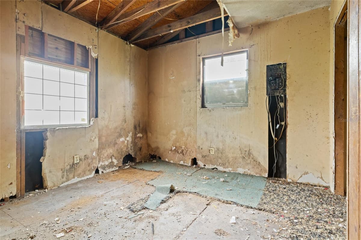 465 HAZZARD LANE — photo 19 of 54