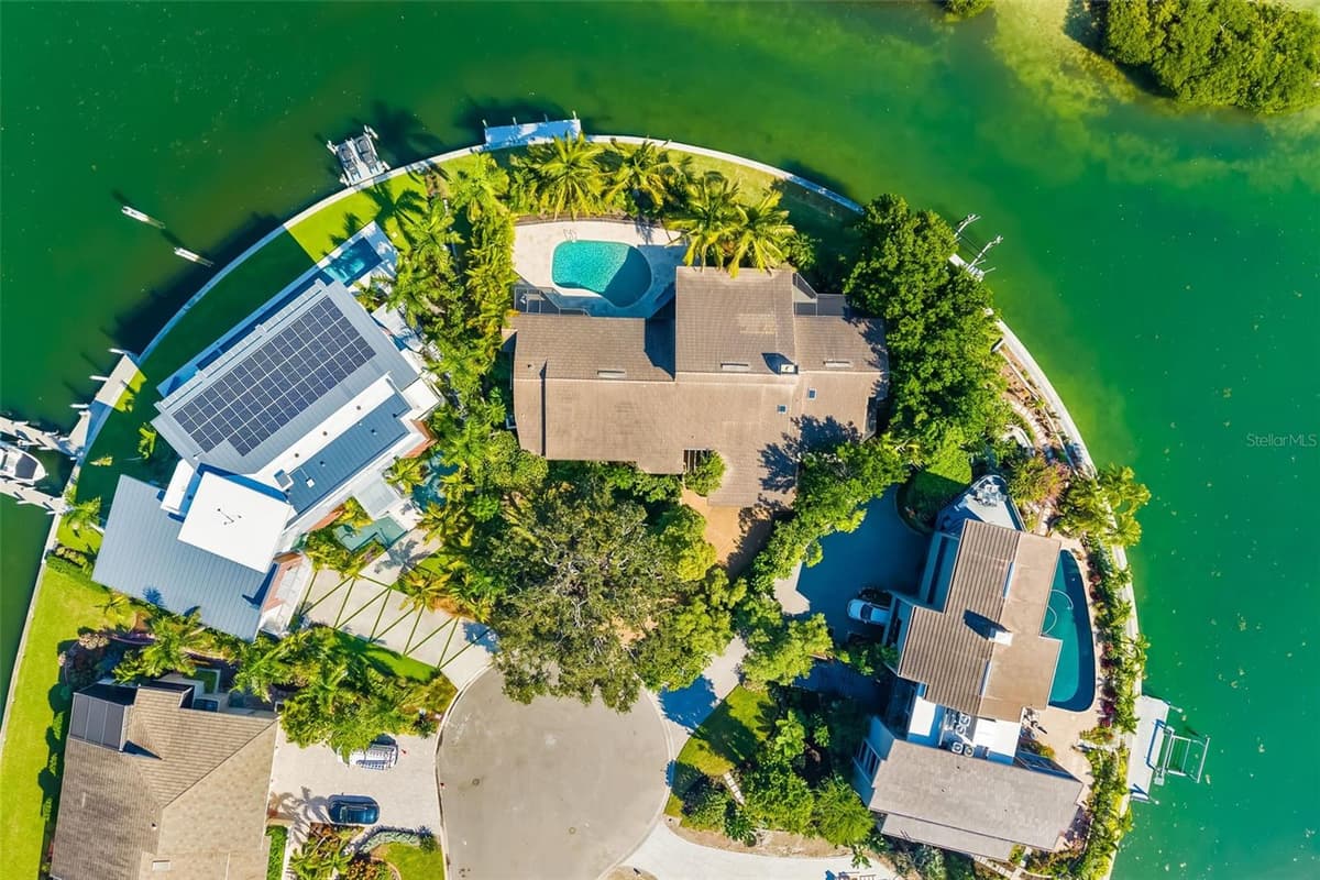 560 HARBOR COVE CIRCLE — photo 4 of 80