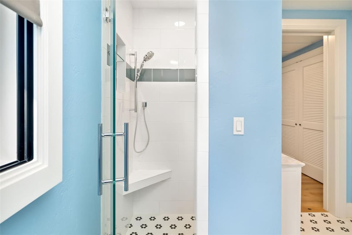 560 HARBOR COVE CIRCLE — photo 33 of 80