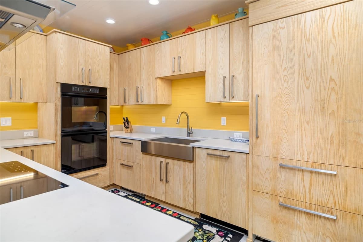 560 HARBOR COVE CIRCLE — photo 15 of 80