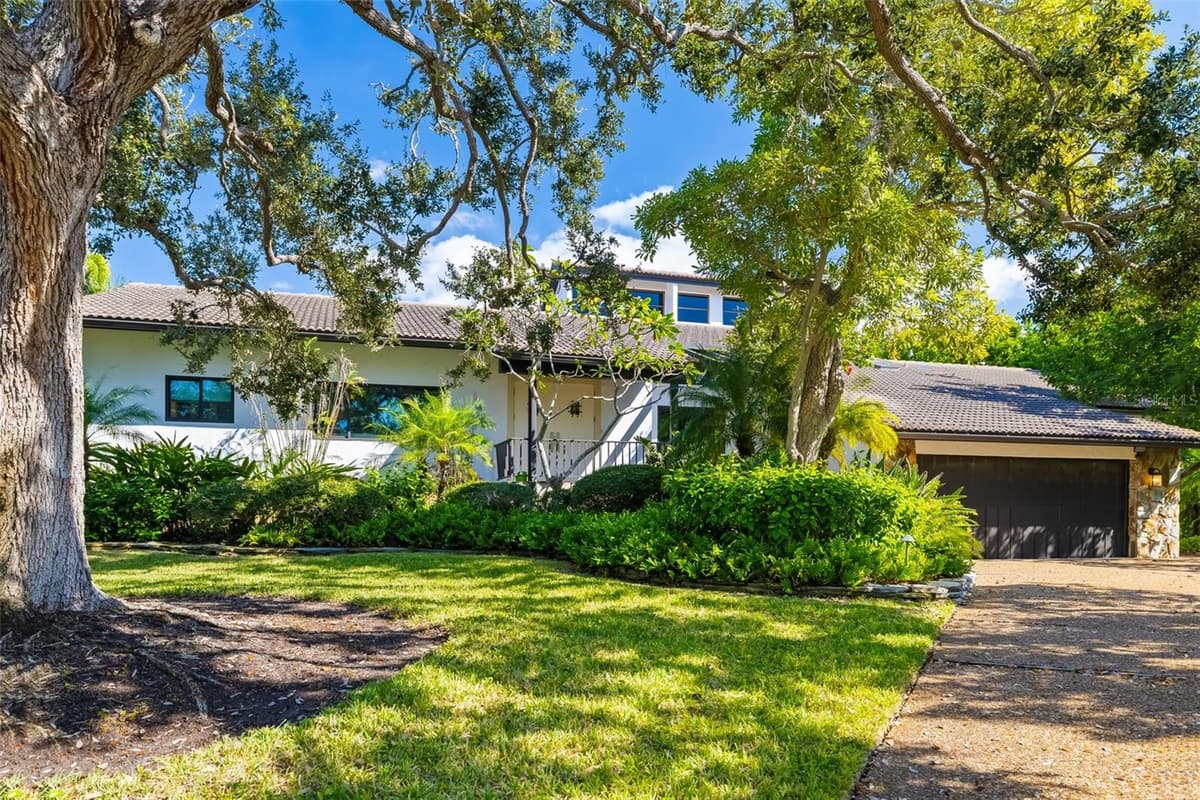 560 HARBOR COVE CIRCLE — photo 2 of 80