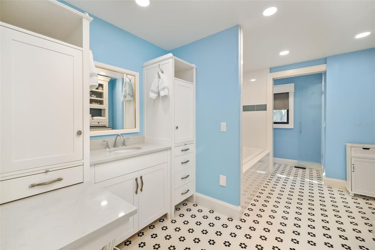 560 HARBOR COVE CIRCLE — photo 29 of 80