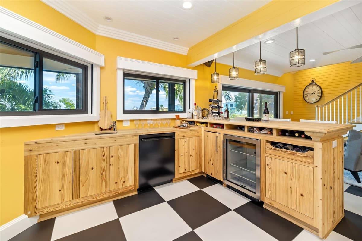 560 HARBOR COVE CIRCLE — photo 16 of 80