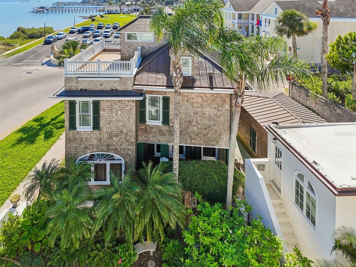 178 AVENIDA MENENDEZ — photo 6 of 94