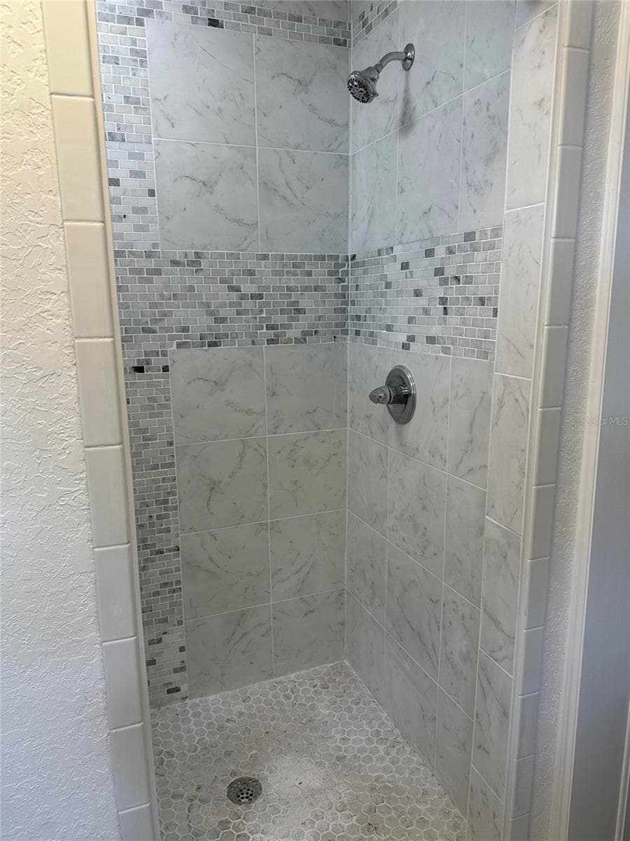 17067 GAINESVILLE ROAD — photo 11 of 25