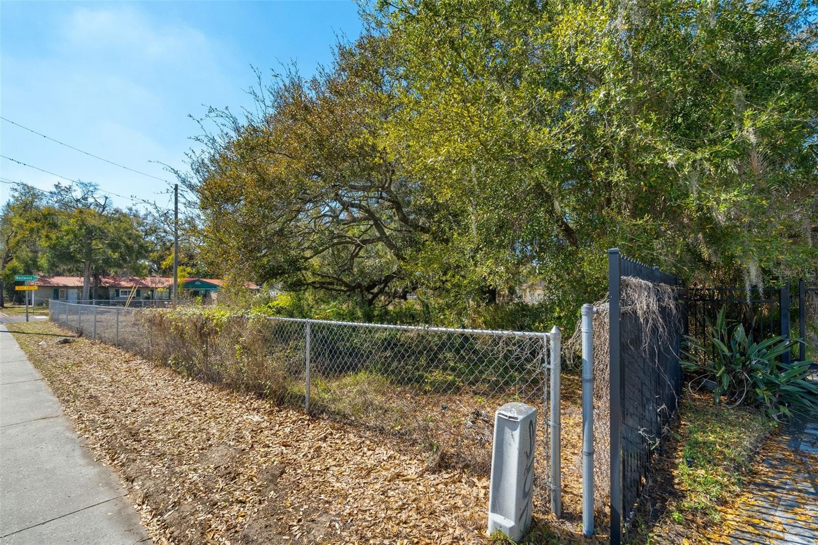 702 WESTWOOD DRIVE — photo 10 of 12
