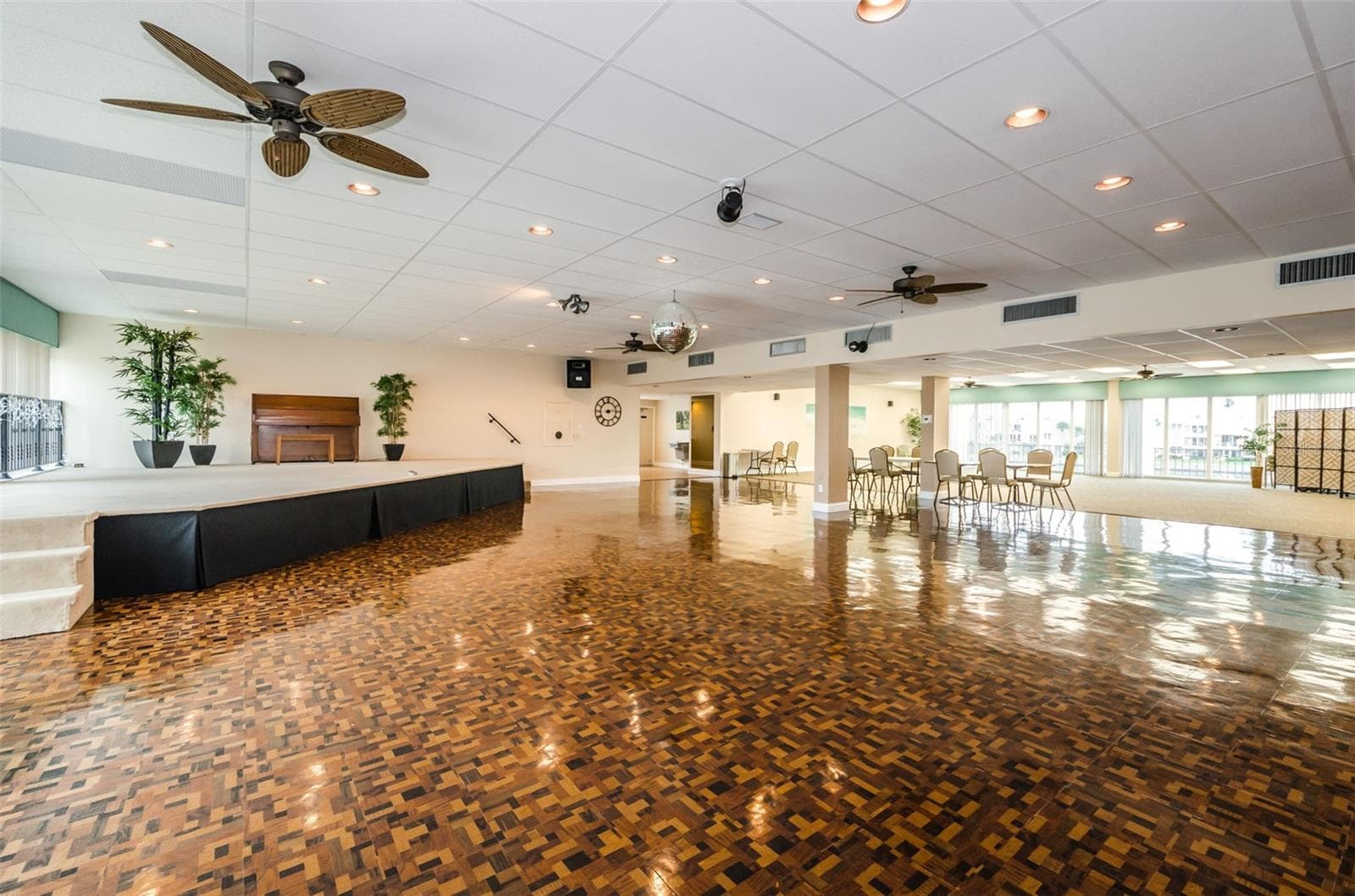 7400 SUN ISLAND DRIVE — photo 48 of 66