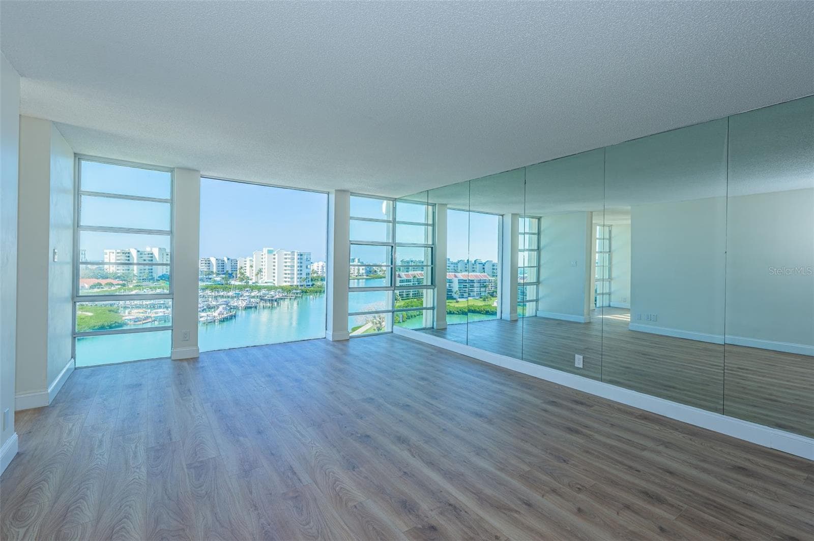 7400 SUN ISLAND DRIVE — photo 18 of 66