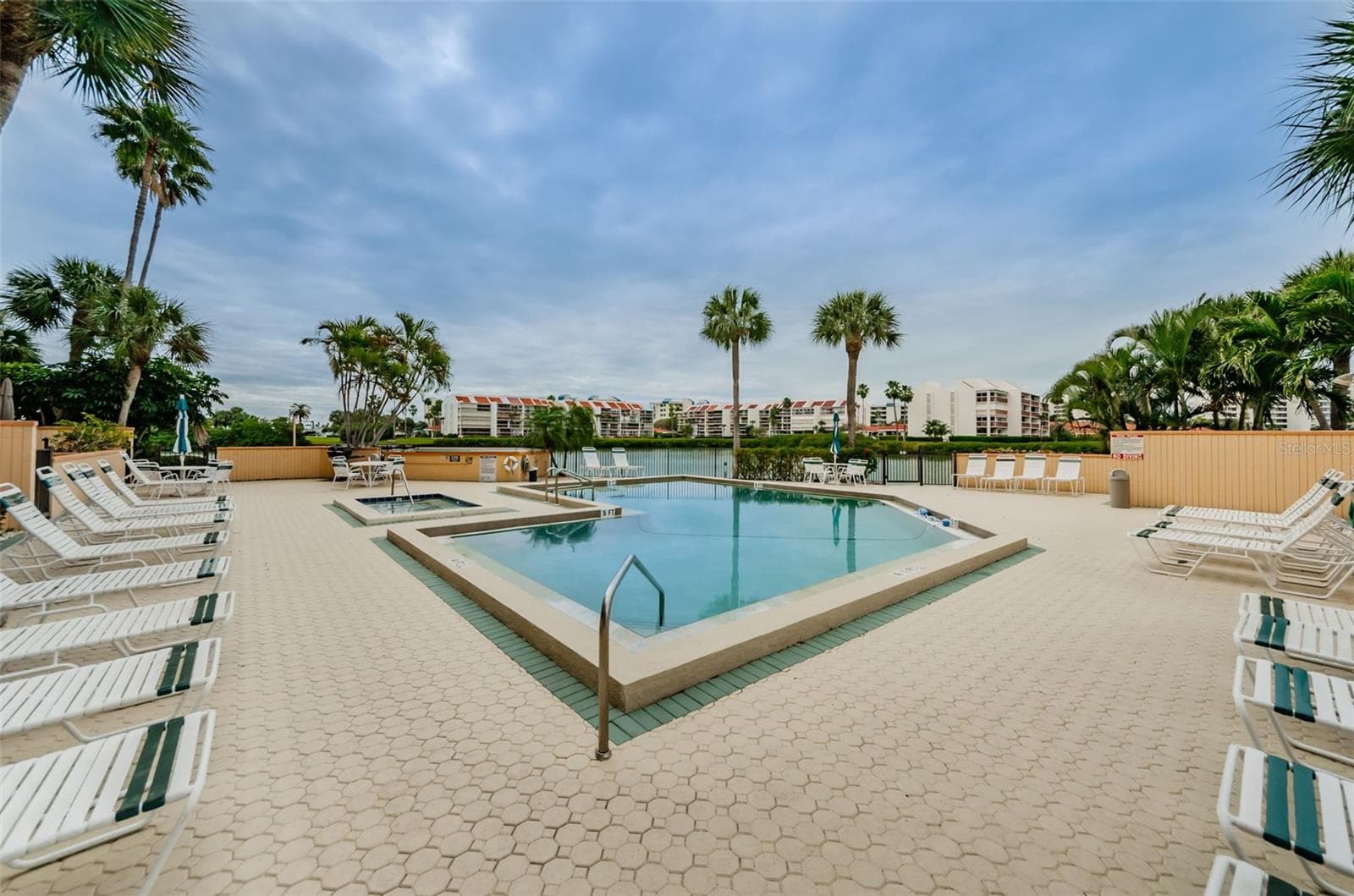 7400 SUN ISLAND DRIVE — photo 41 of 66