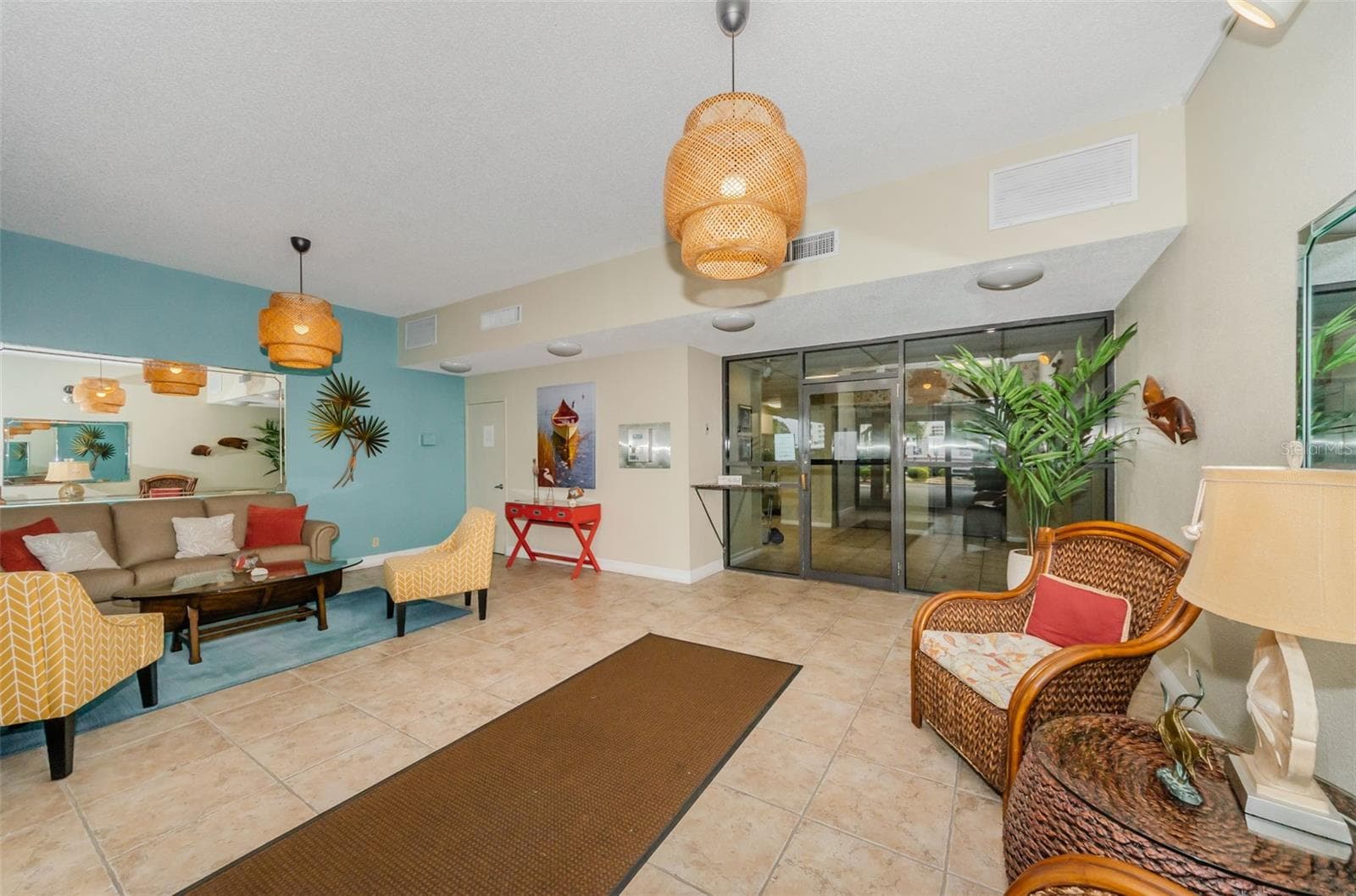 7400 SUN ISLAND DRIVE — photo 13 of 66