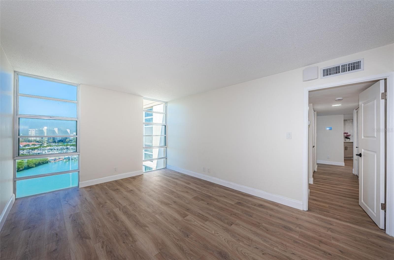 7400 SUN ISLAND DRIVE — photo 27 of 66