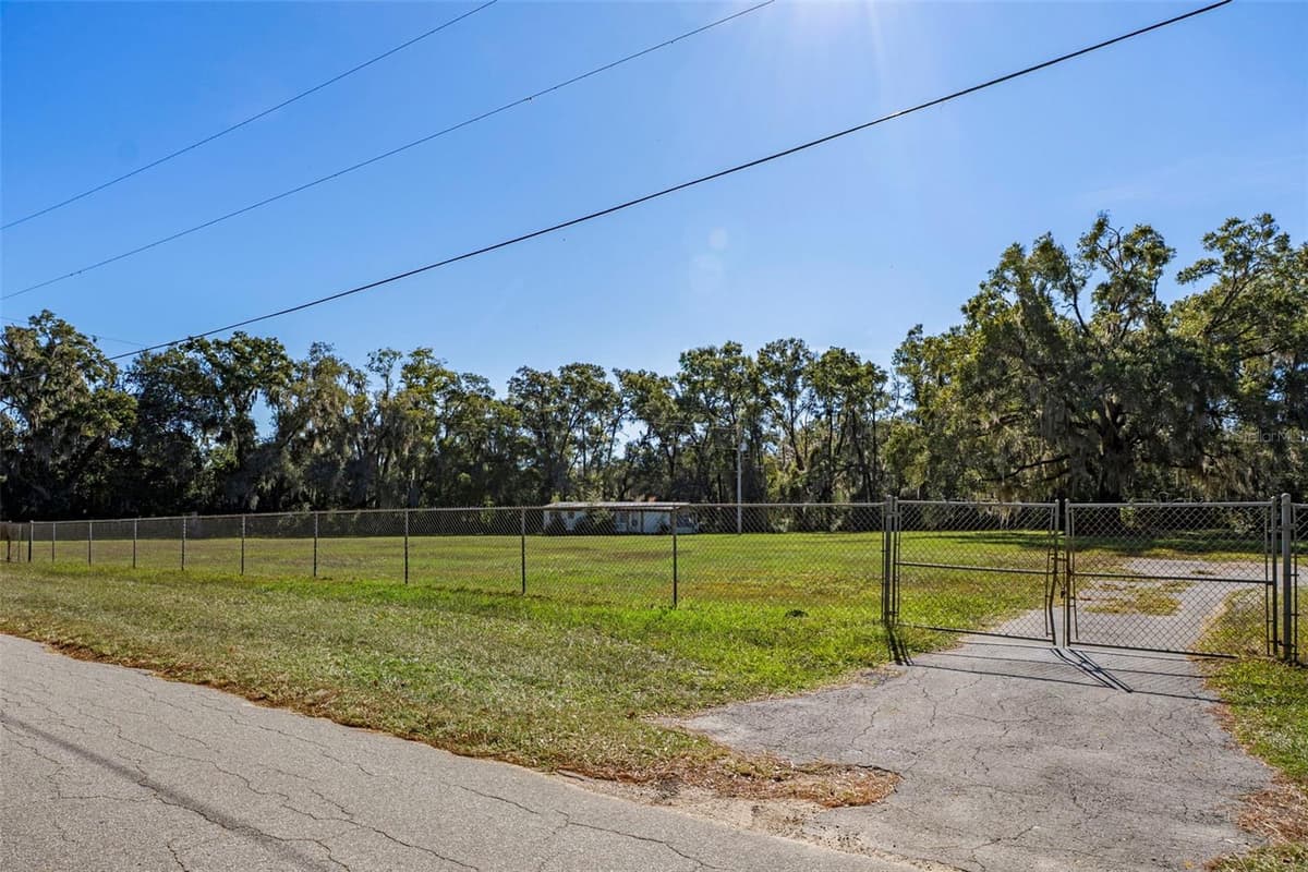 3228 & 3164 LAUREL STREET — photo 16 of 21