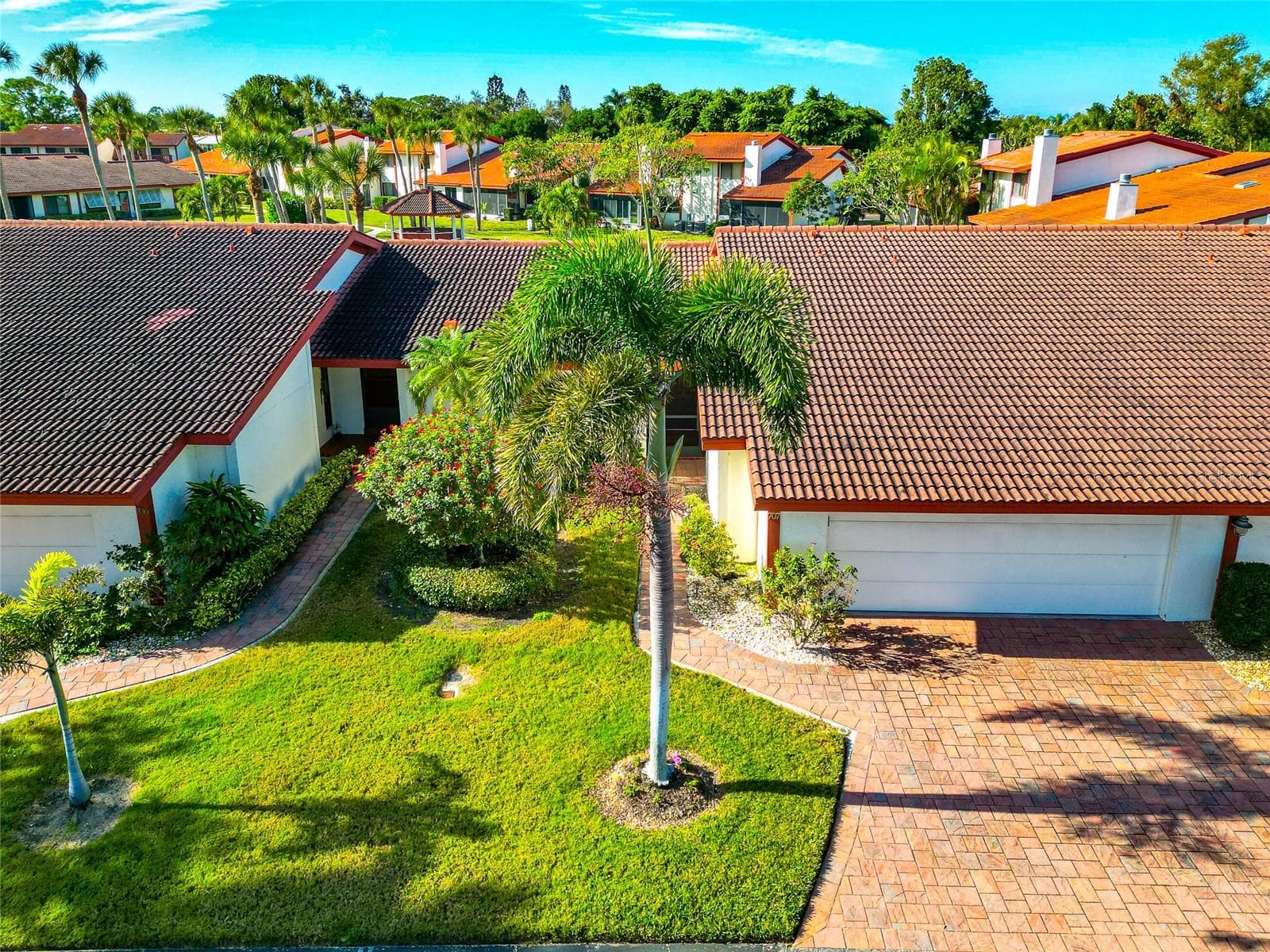 707 SORRENTO INLET — photo 41 of 50