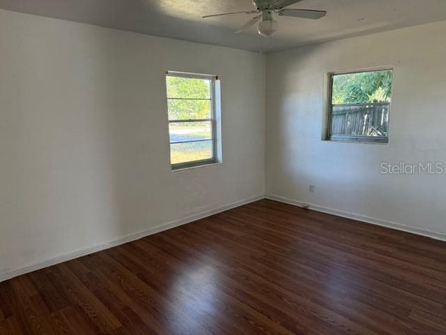 523 7TH LANE — photo 4 of 17
