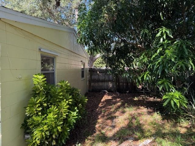 523 7TH LANE — photo 15 of 17