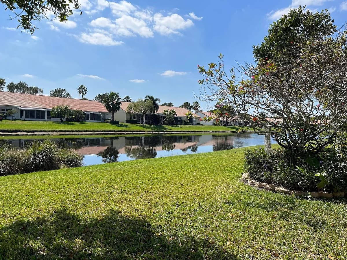 6070 HELICONIA ROAD — photo 16 of 38