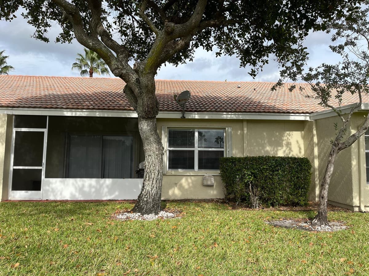 6070 HELICONIA ROAD — photo 17 of 38