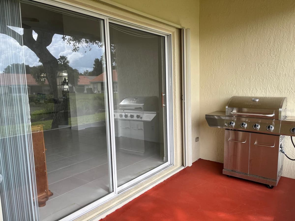 6070 HELICONIA ROAD — photo 15 of 38