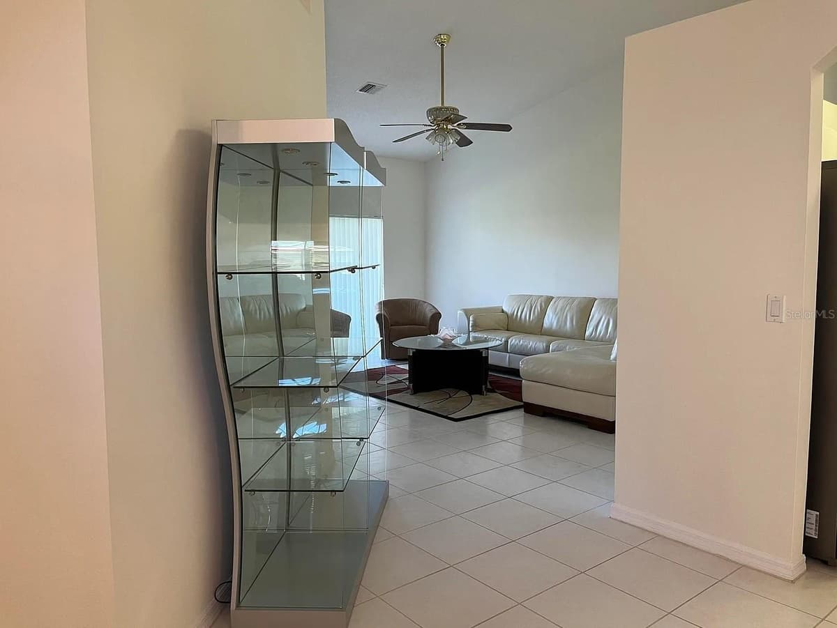 6070 HELICONIA ROAD — photo 10 of 38