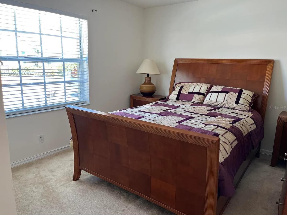 6070 HELICONIA ROAD — photo 8 of 38