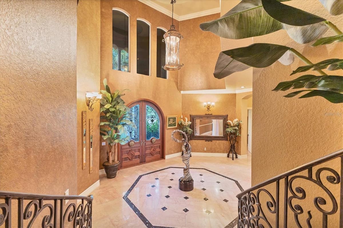 3657 TROPICAIRE BOULEVARD — photo 10 of 88