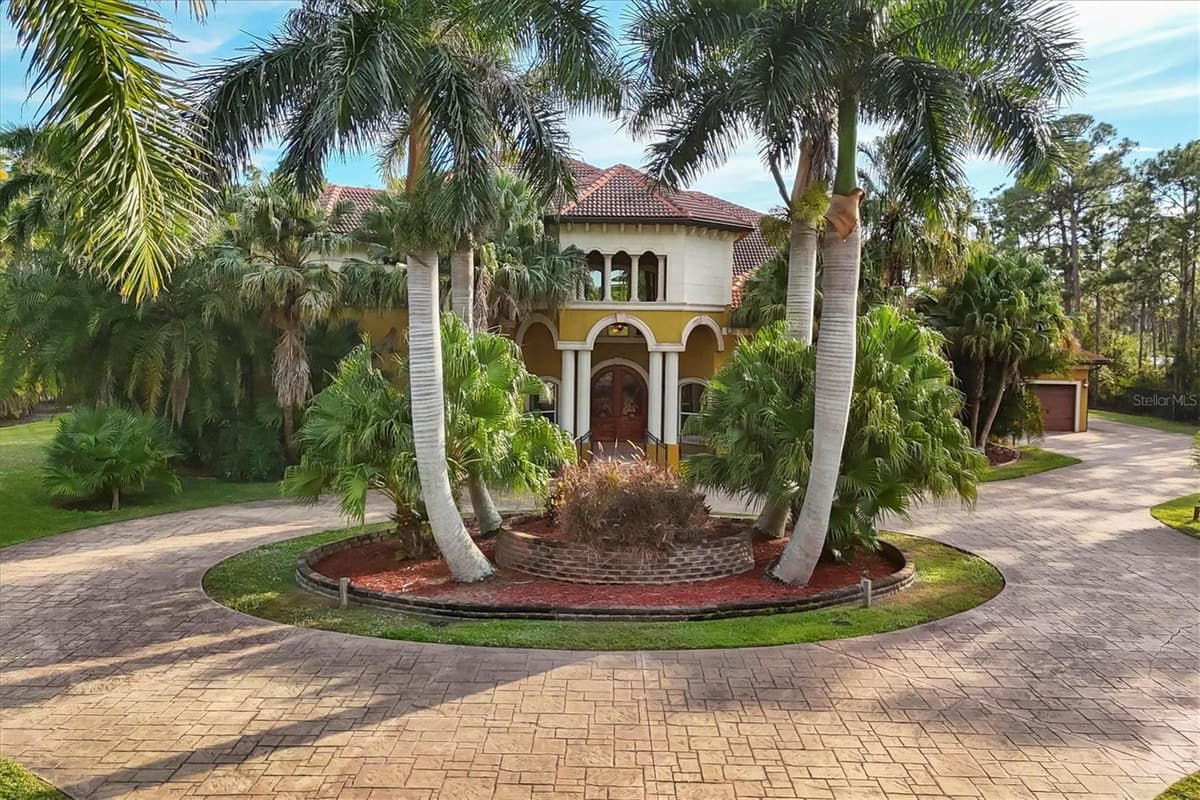 3657 TROPICAIRE BOULEVARD — photo 78 of 88