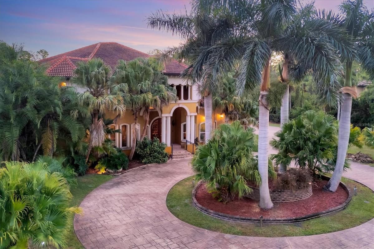 3657 TROPICAIRE BOULEVARD — photo 82 of 88