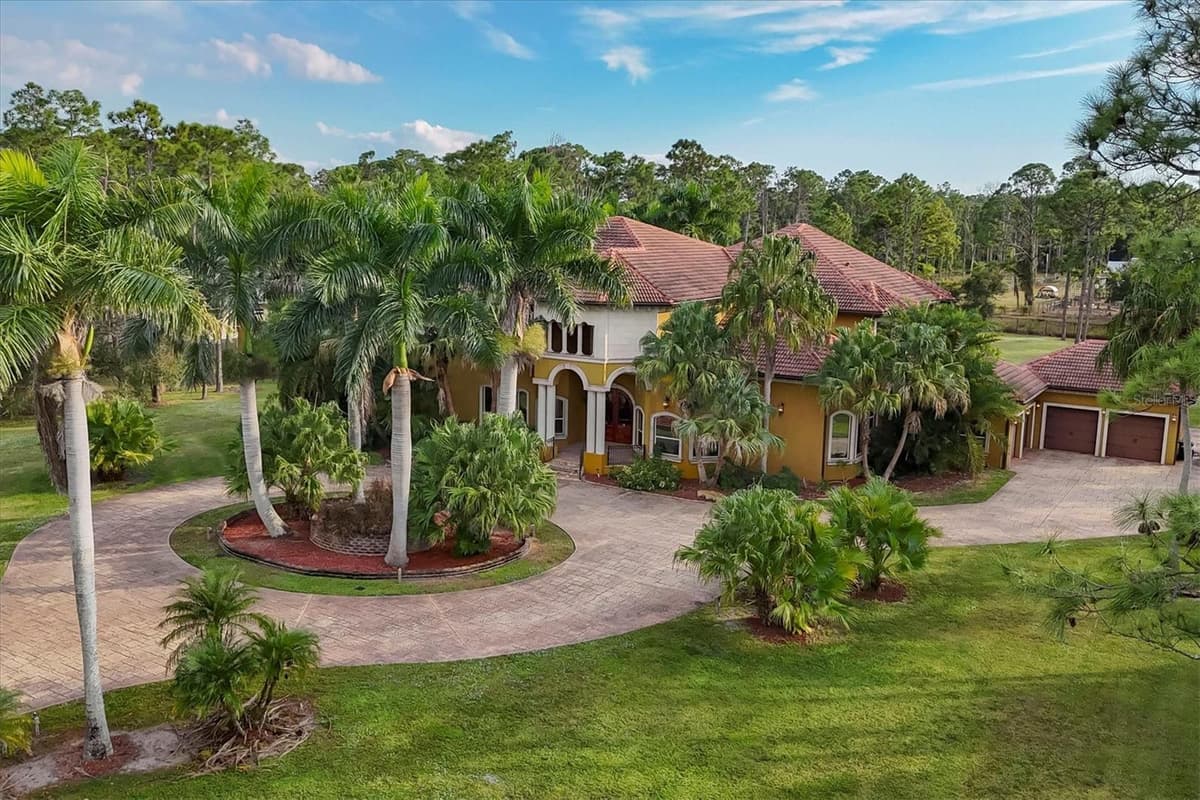 3657 TROPICAIRE BOULEVARD — photo 77 of 88
