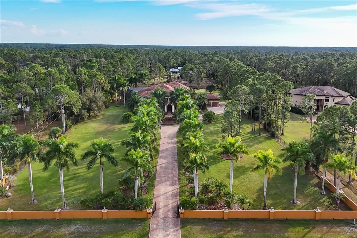 3657 TROPICAIRE BOULEVARD — photo 83 of 88