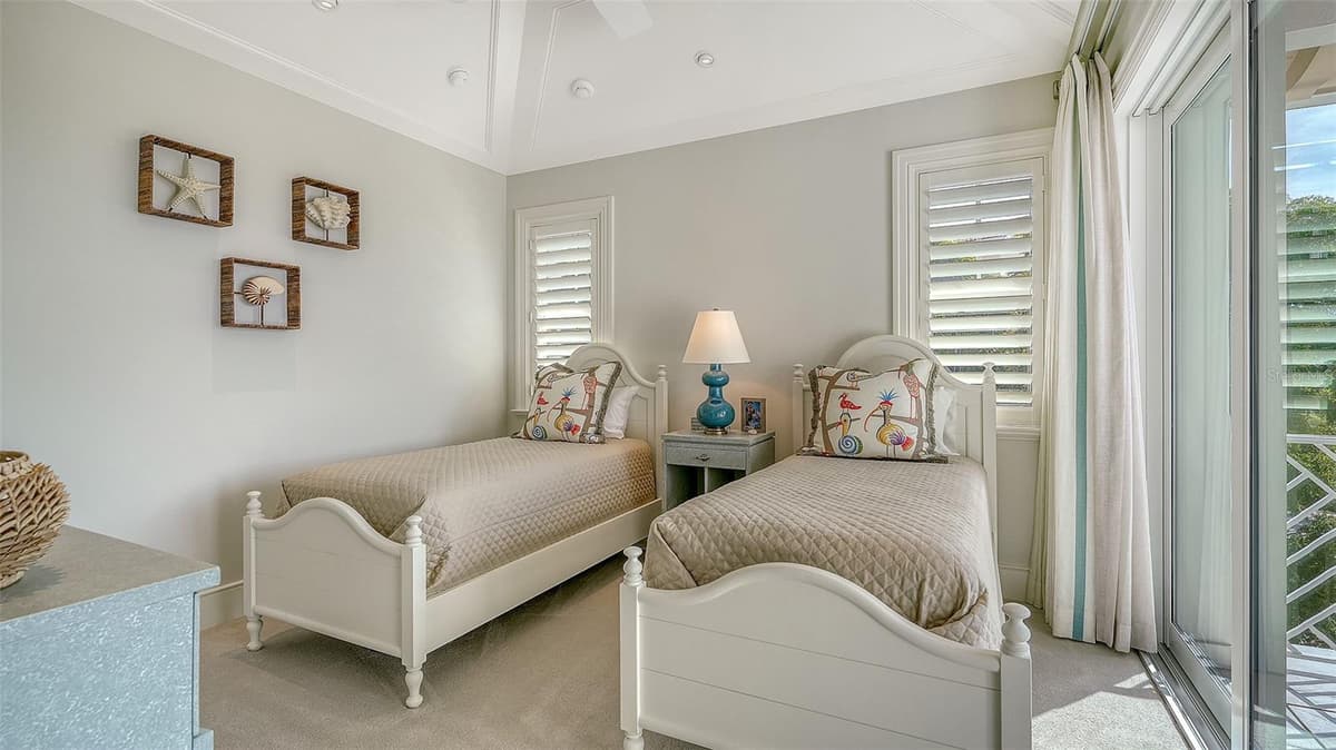 5005 GULF OF MEXICO DRIVE — photo 35 of 60