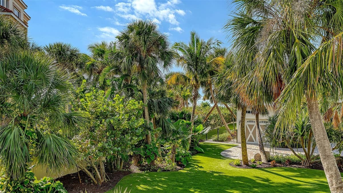 5005 GULF OF MEXICO DRIVE — photo 32 of 60