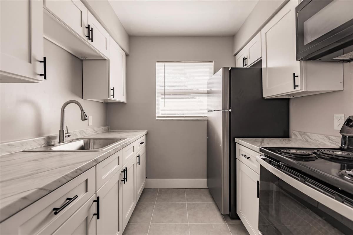 1450 GIBSON STREET — photo 11 of 52