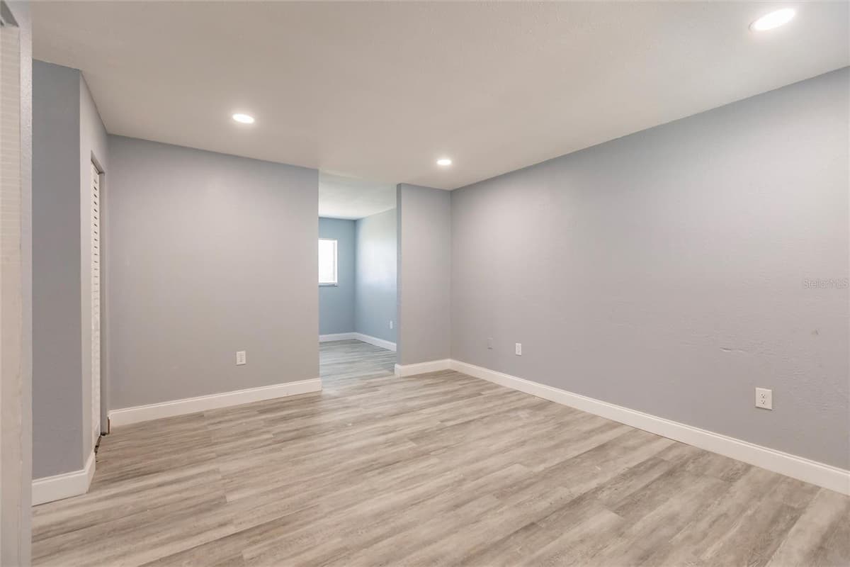 1450 GIBSON STREET — photo 13 of 52
