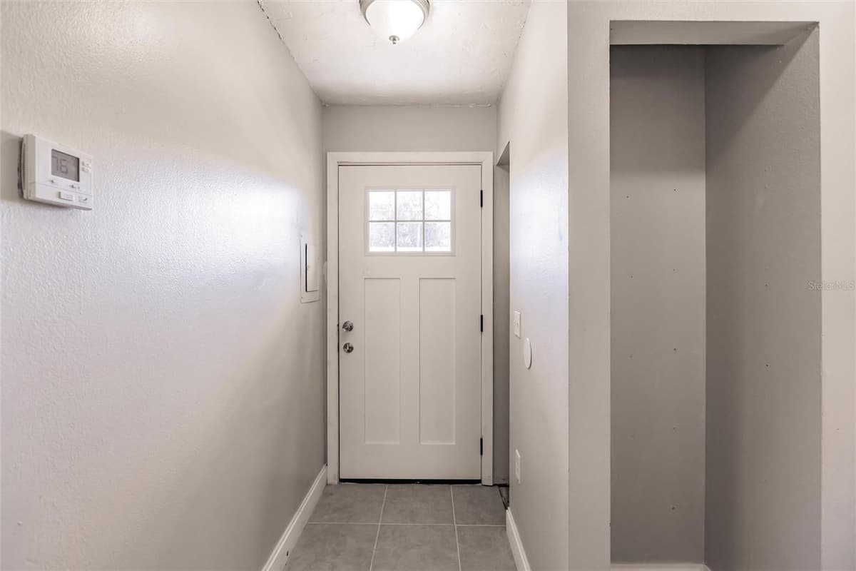 1450 GIBSON STREET — photo 7 of 52