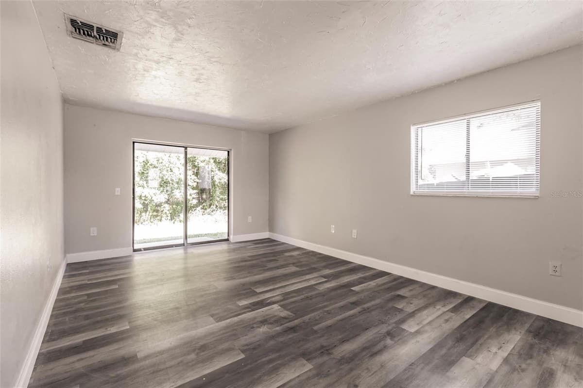 1450 GIBSON STREET — photo 9 of 52
