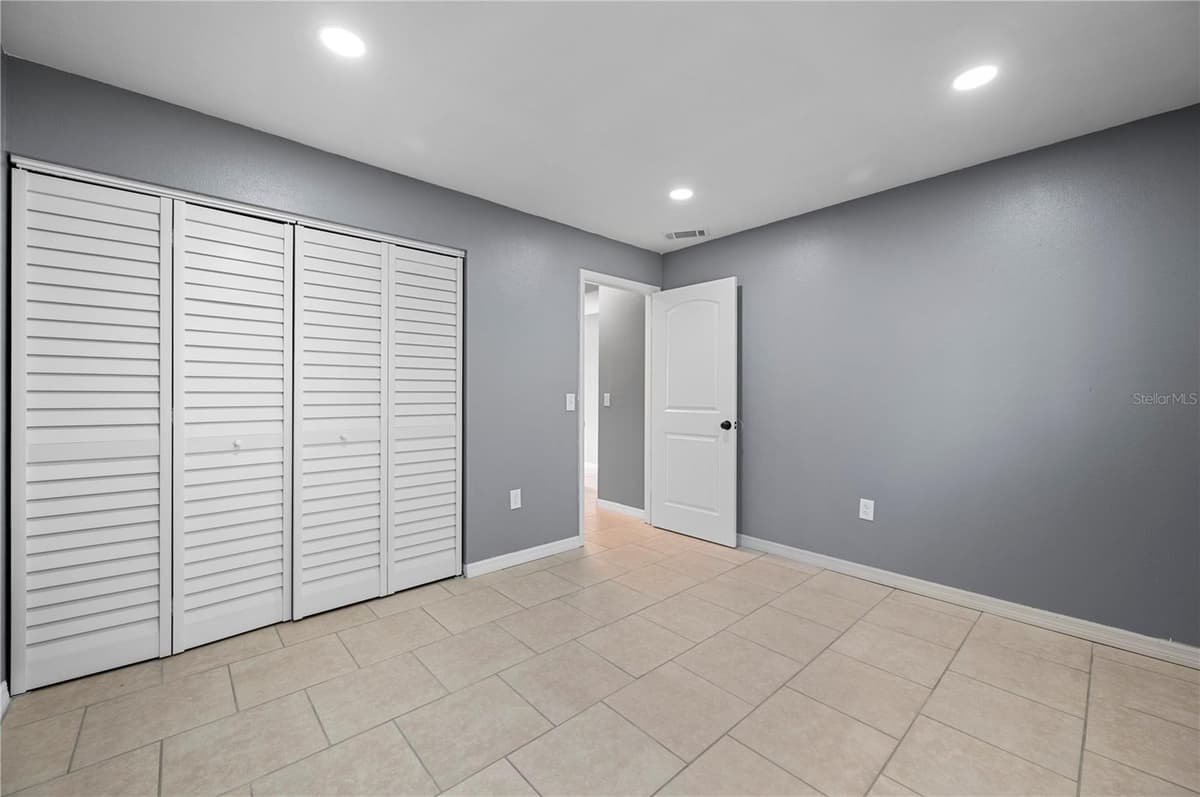 1450 GIBSON STREET — photo 33 of 52