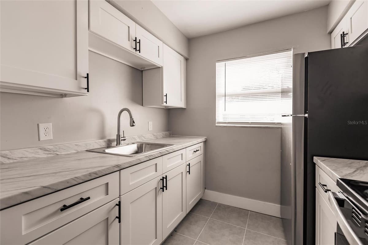 1450 GIBSON STREET — photo 12 of 52