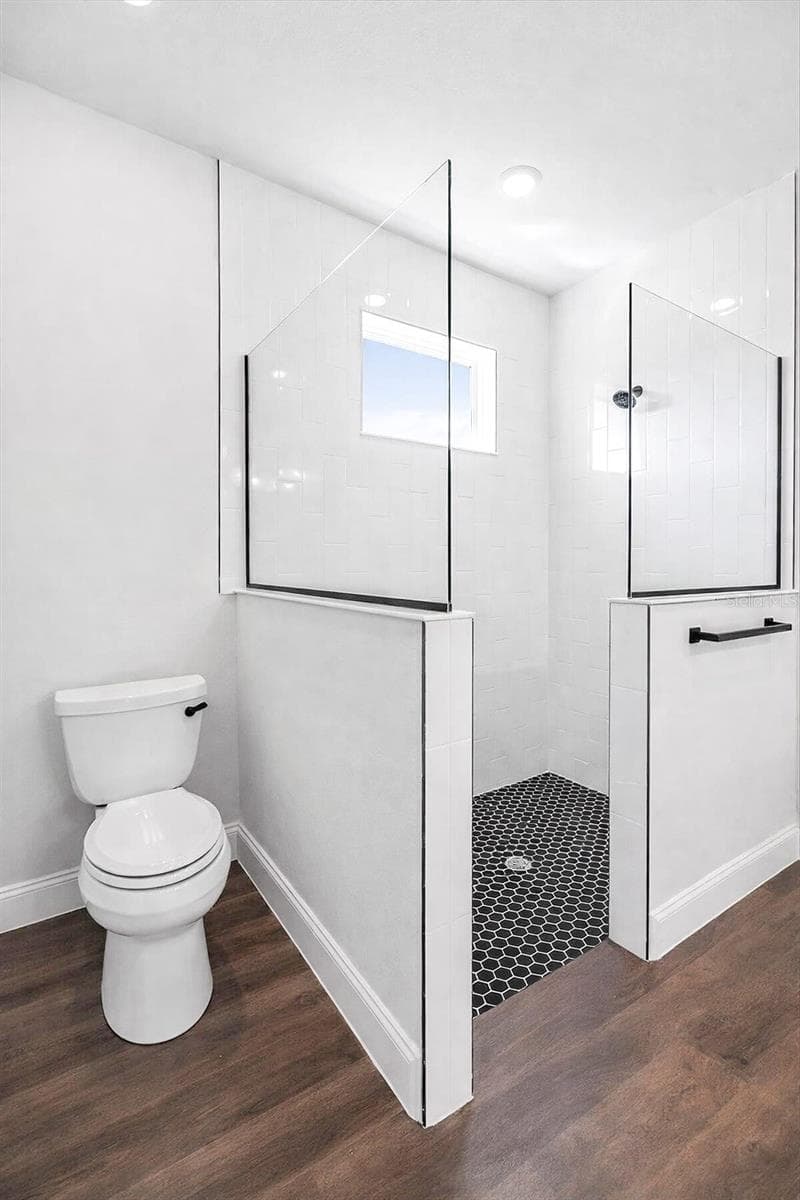 45 ROYAL OAK DRIVE — photo 21 of 38