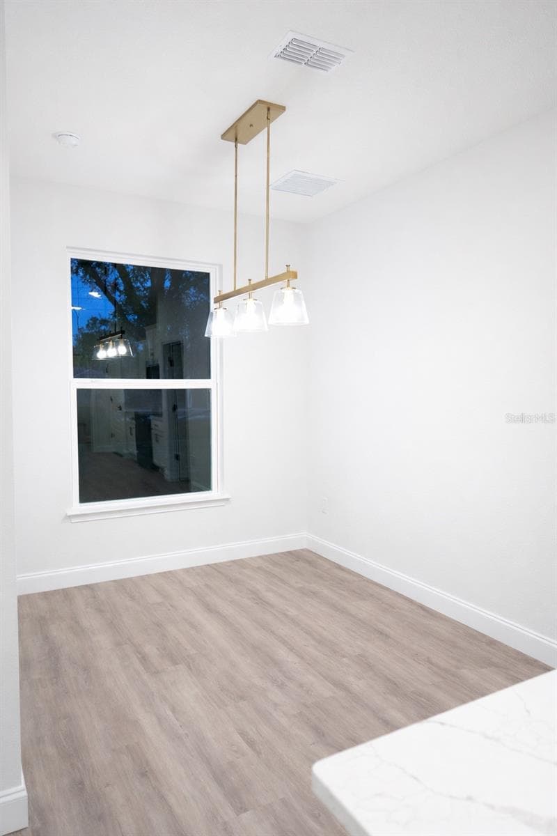 45 ROYAL OAK DRIVE — photo 14 of 38