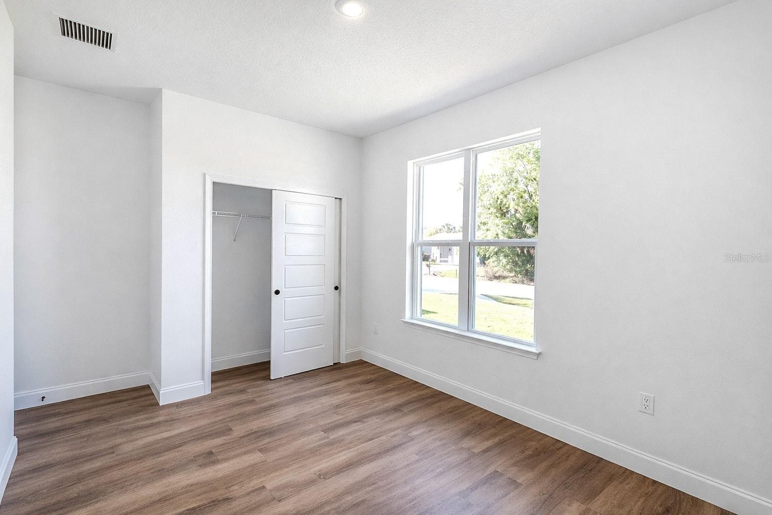 45 ROYAL OAK DRIVE — photo 29 of 38